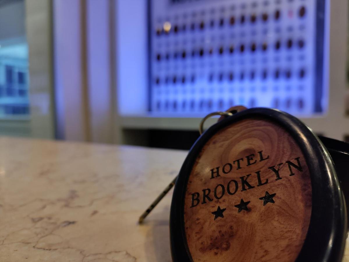 Hotel Brooklyn Римини Екстериор снимка