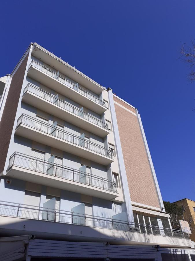 Hotel Brooklyn Римини Екстериор снимка
